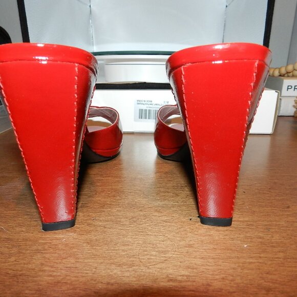 NEW Calvin Klein Vallina Red Patent Slide Mule Heels Size 7 - Picture 7 of 14